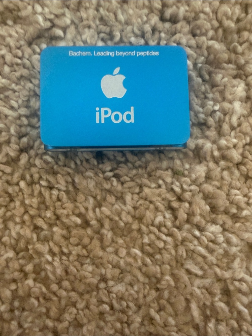 Apple iPod shuffle 2GB Blue (4th Generation) - Picture 9 of 11